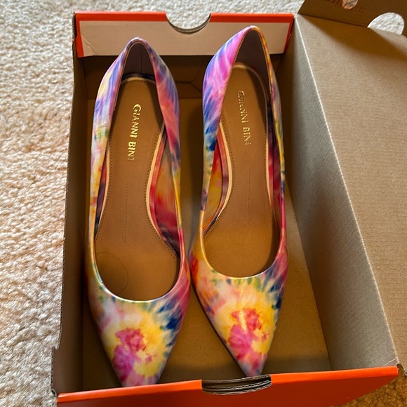 Gianni Bini heels - Picture 1 of 4